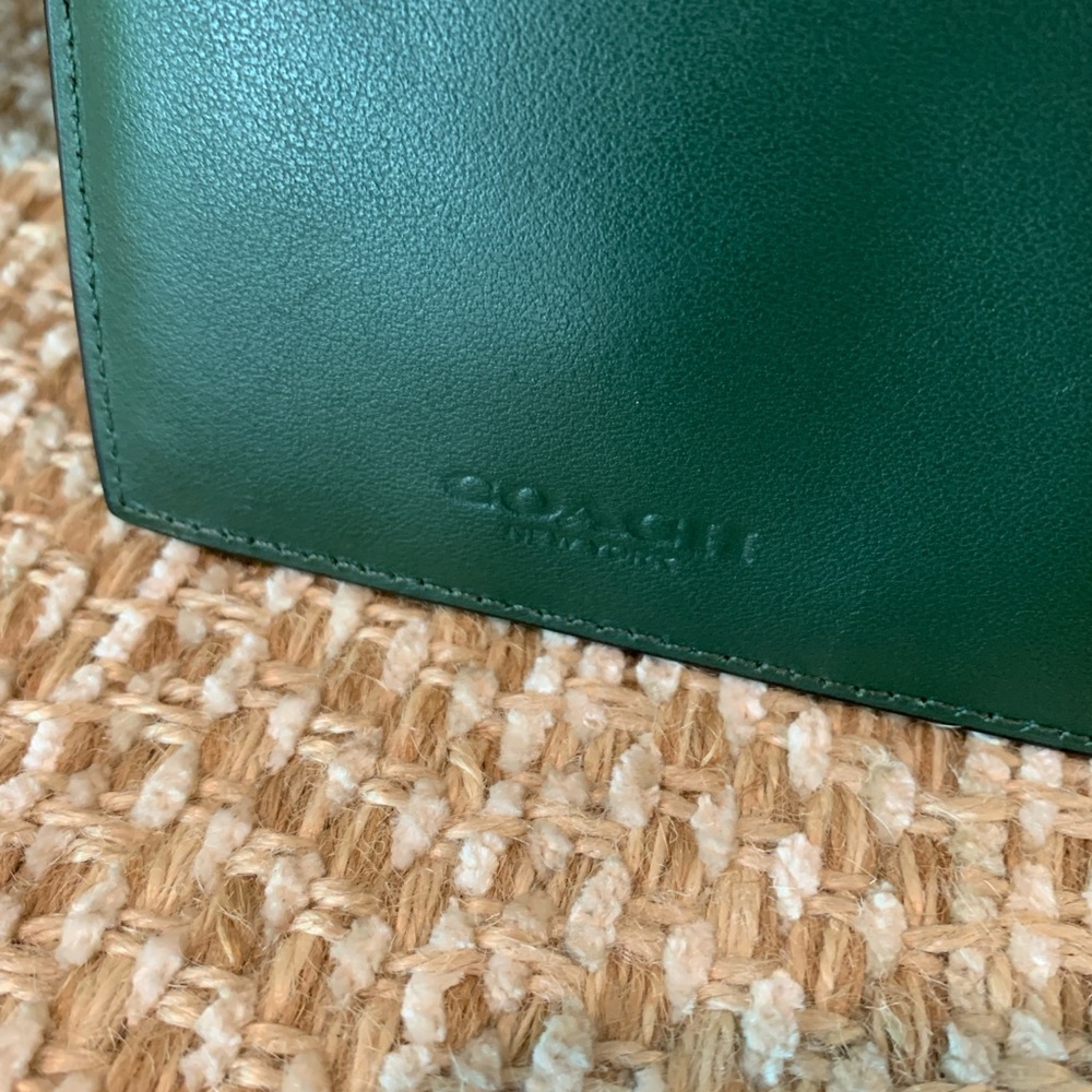 Coach Green Leather Card Holder with Snap Strap - Picture 5 of 12